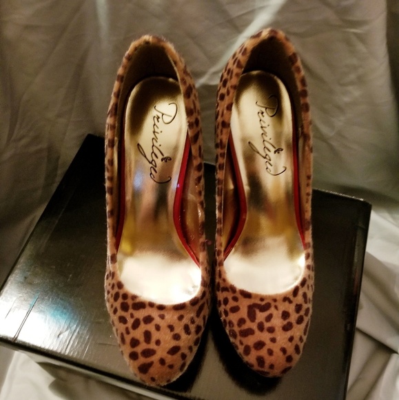 Privileged Cheetah and Red Platform Pinup Pumps - Picture 3 of 5